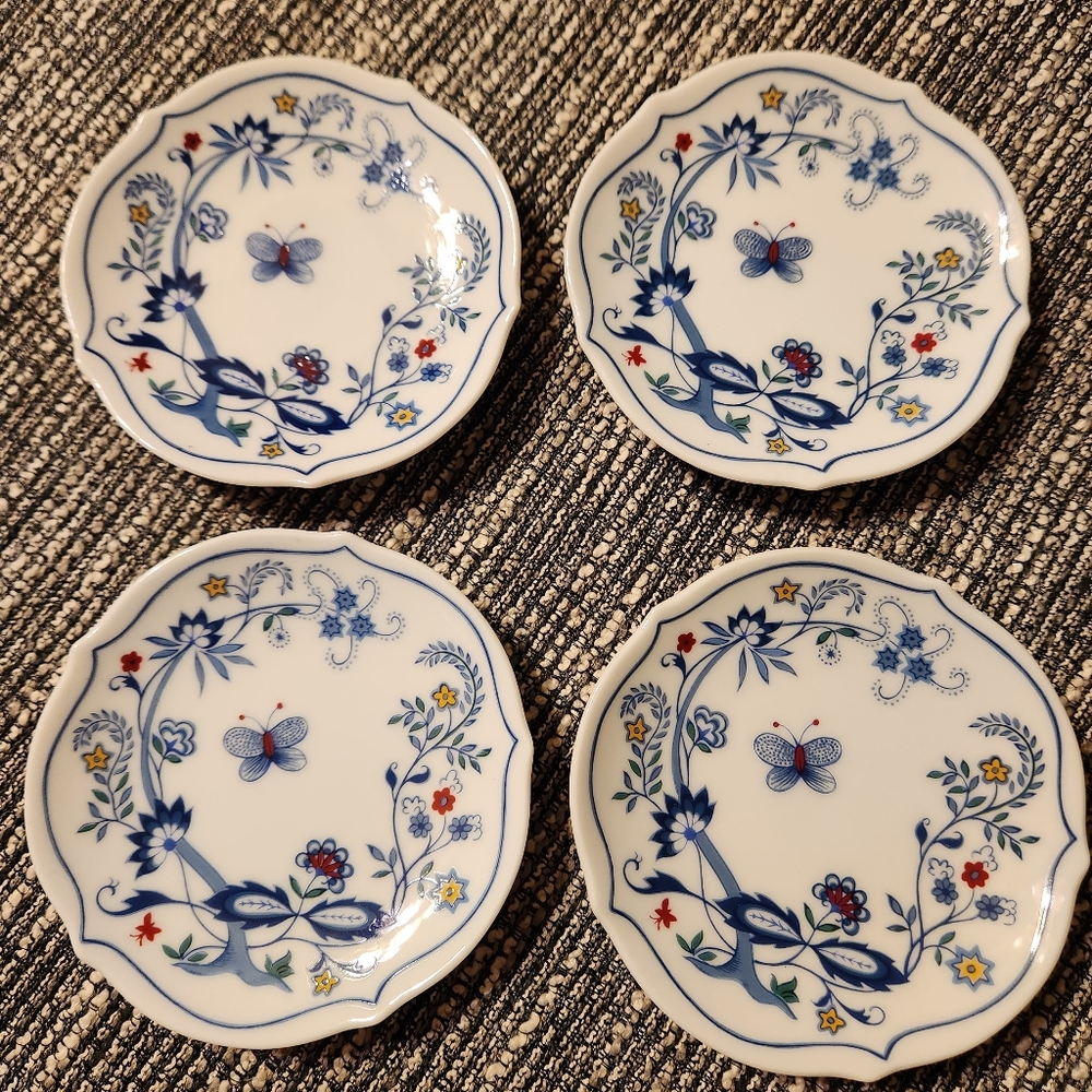 Vintage 1984 Avon European Tradition The Netherland Saucers Only